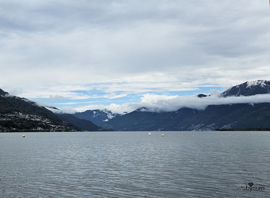 Blick auf Lago Maggiore vom Campingplatz Campofelice