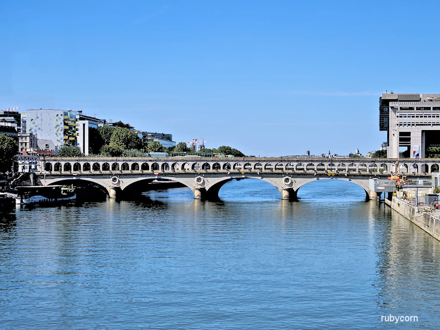 Paris Frankreich - auf dem Foto zu sehen - Fluss Seine